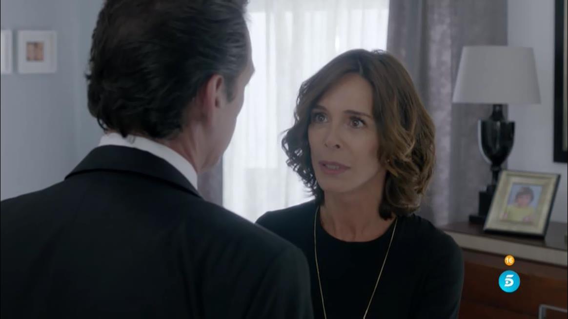 #LaVerdad15 Lidia: "Que te quede claro. Al entierro acudes como presidente del banco. Nada más" mdia.st/directo5