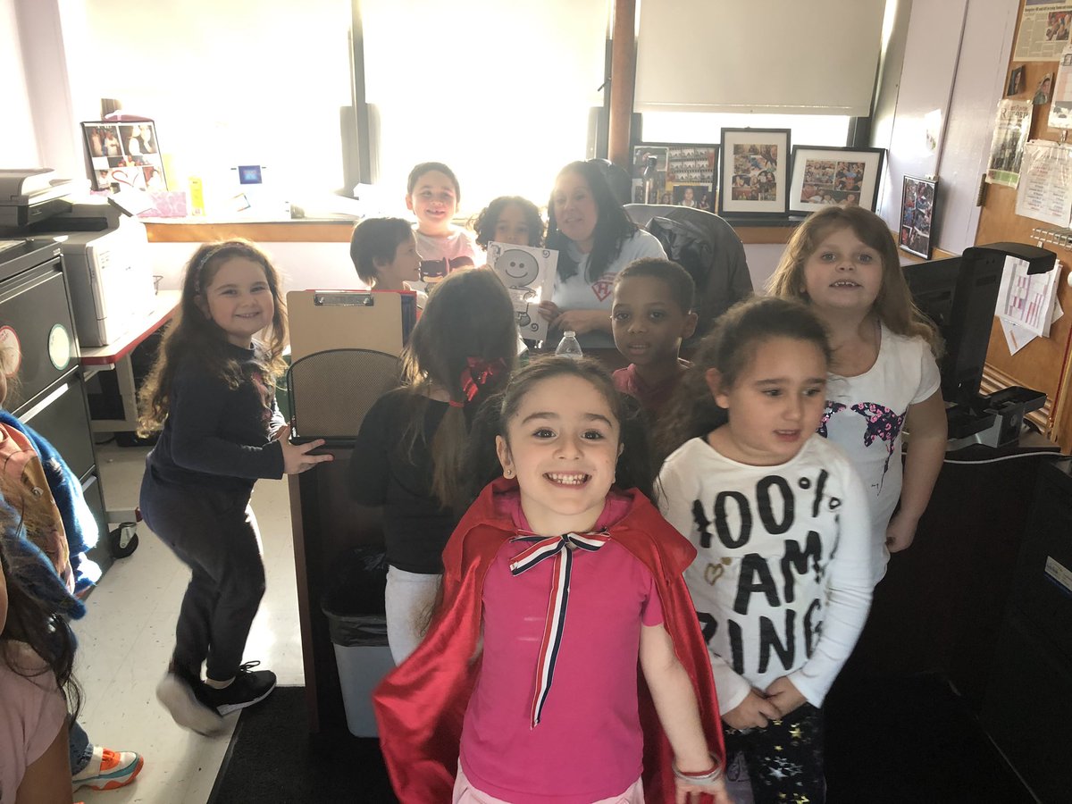 LisaOrsini3's tweet photo. chased the gingerbread man all around the school.  Left a clue with Miss Monica.#hennesseyrising https://t.co/IclU1jvnkt