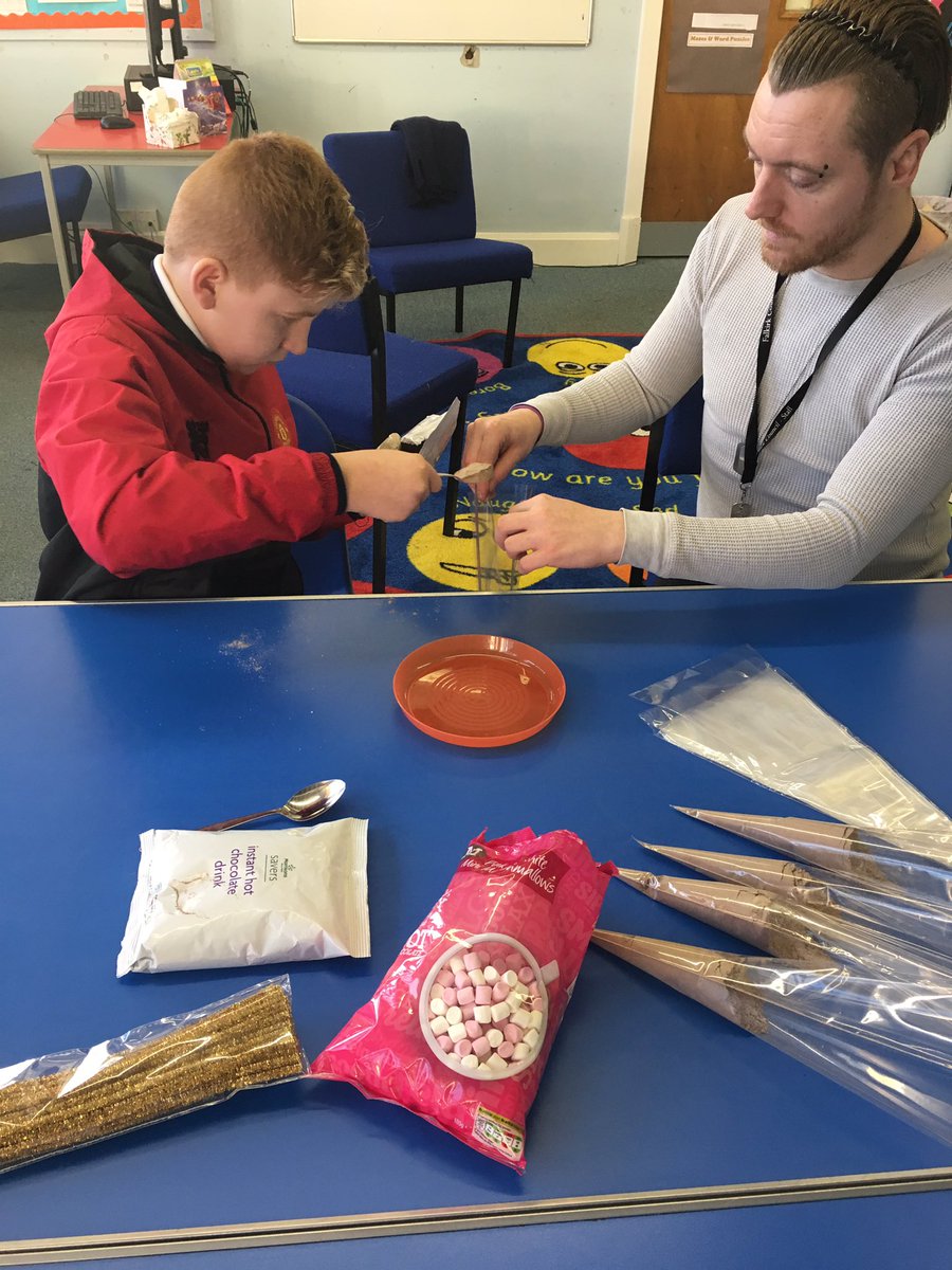It was lovely to welcome visitors in to school today. We worked hard to make everyone feel welcome and made lots of Xmas treats. Great effort from all the pupils. #WatchUsGrow @oxgangschool