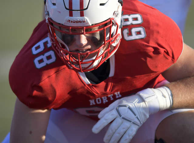 StribSports's tweet photo. Freaky big, quick @BenhartBryce makes it Nebraska official: https://t.co/JQSNE4YP5A #mshsl @LNHSPantherFB https://t.co/05kXDLeN70