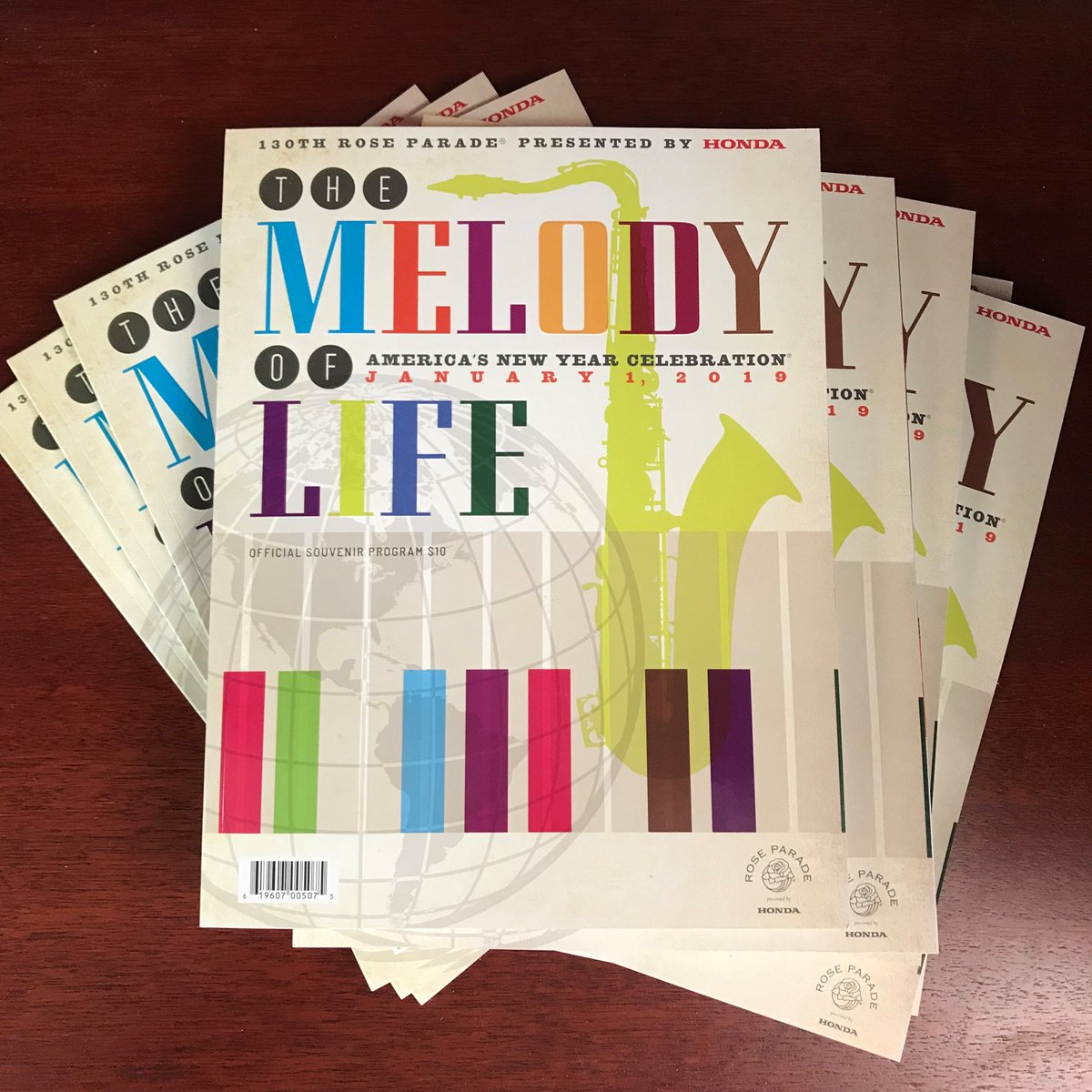 RoseParade's tweet photo. Officially less than 2 weeks until the 2019 #RoseParade! You can now pick up your official souvenir programs from @vromans and local grocery stores in the #Pasadena area. #RoseParade #TheMelodyofLife https://t.co/yv87uAxKld