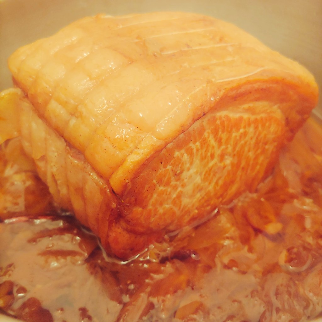 romain_leboeuf's tweet photo. Quand ta mère cuisine un truc "vite fait" voilà ce que ça donne 😍
Filet de porc Cul Noir du Limousin 👌
Tout est bon dans le cochon 😉
#Artisanat #Artisan #ArtisanBoucher #Boucher #Butcher #JaimeMonMetier #ILoveMyJob #Viande #Meat #Porc #Pork #CulNoir #Limousin #FiletDePorc https://t.co/dErnecTZ6g