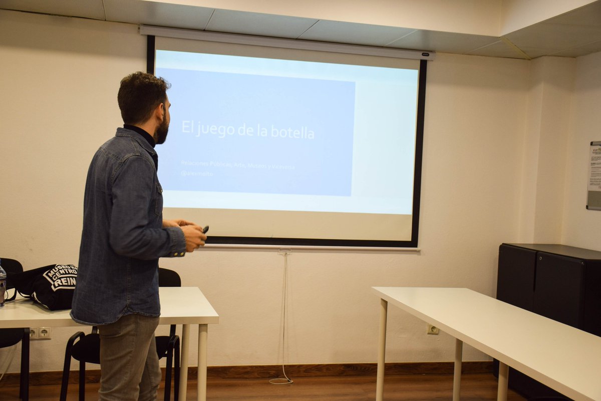En la última clase de 'Relaciones Públicas' de este año contamos con <a href="/AlexMolto/">Alex Molto</a>, experto en instituciones culturales y artísticas.  ¡Gracias por compartir tus experiencias! #eventprofs #comunicación #somosIMEP
