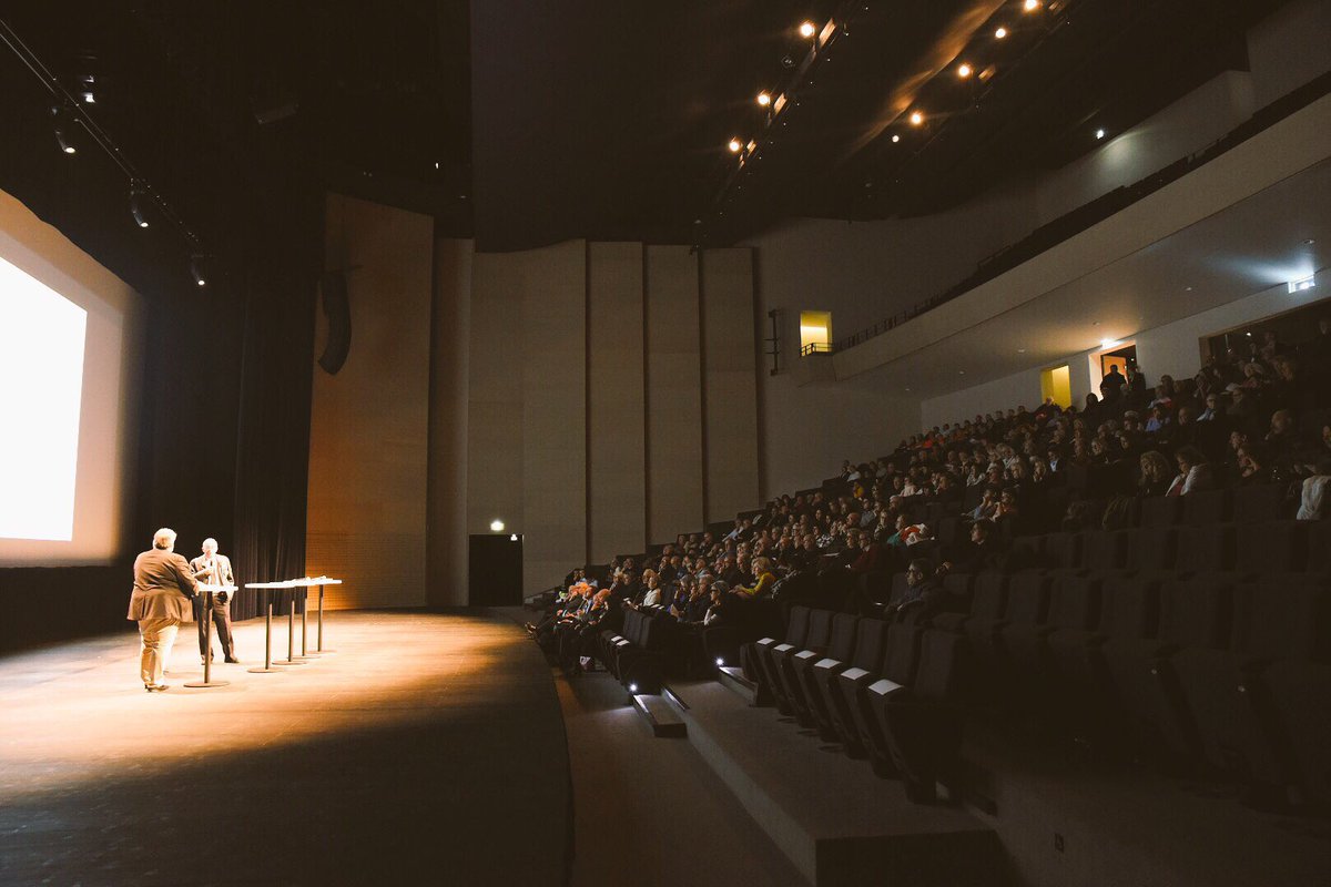 SDIS57's tweet photo. Soirée des #premiersrepondants au palais des @CongresMetz avec la participation du @SDIS57 et de @afprappli pour parler de la sensibilisation du grand public aux décès par #arretcardiaque #acr https://t.co/ECEPXKbHai