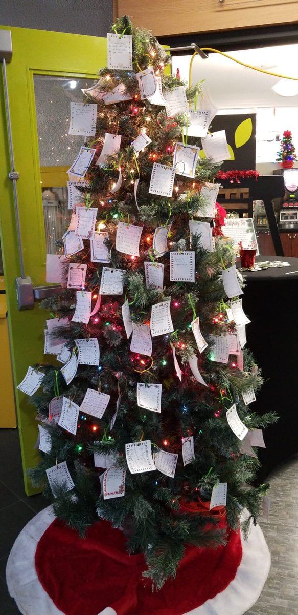 HumberHRT's tweet image. Have you had the chance to make a wish on the wishing tree outside of Gourmet Express? There is still time to add your wish to the tree! Swipe right to see some of the wishes people have made. #HolidaySpirit #wishingtree