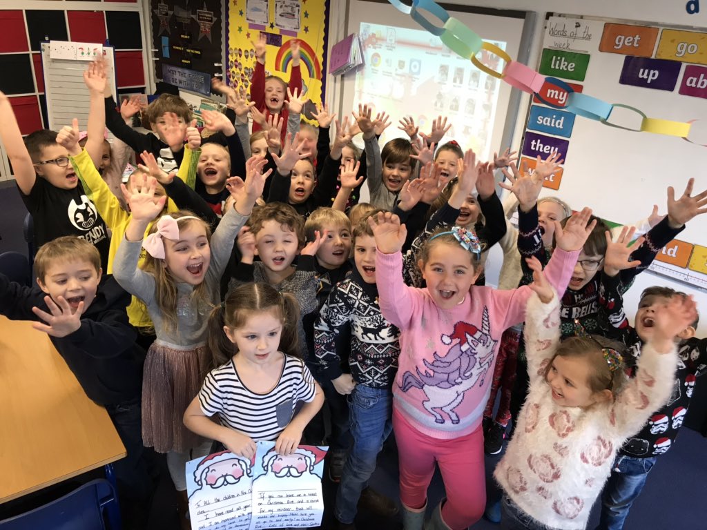ysgolbrynhedydd's tweet photo. #YBH1EO Santa was so impressed with our Christmas letters weβve had a reply!!!! #YBH #superreading https://t.co/fGptpc5s4z