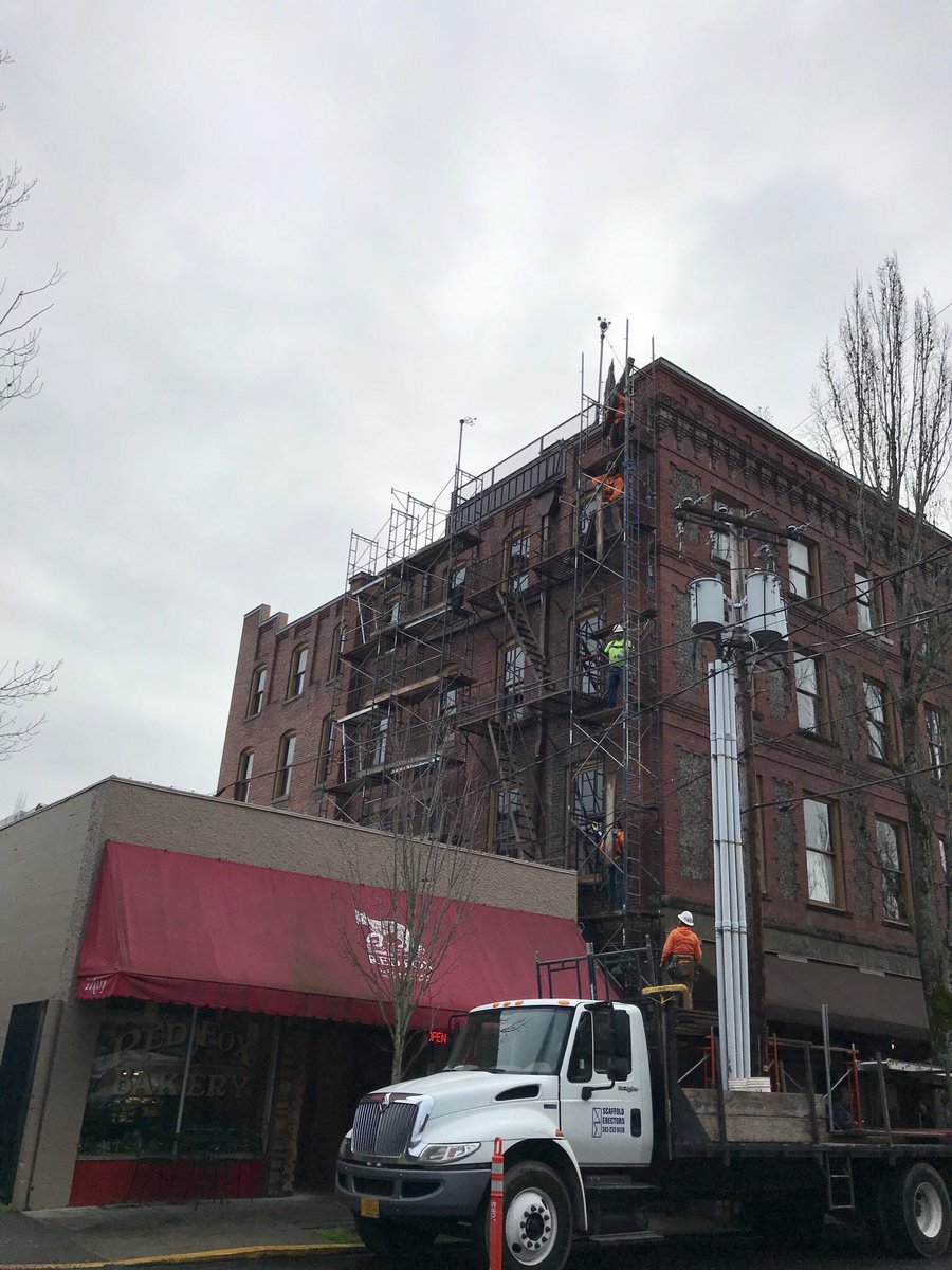SEIPortland's tweet photo. Thanks to D&amp;R Masonry and the Hotel Oregon for allowing us to be a part of this restoration project. Scaffolding will be dismantled in time for the holiday weekend:) https://t.co/YNgPqjszqh