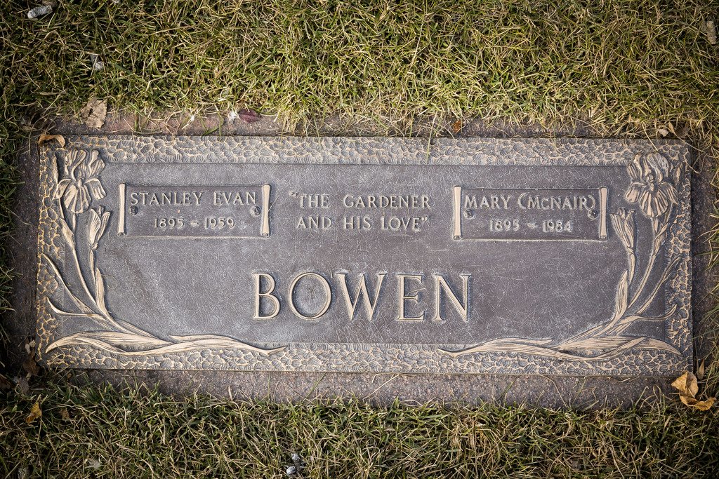 Mary joins Stanley for eternity at Chapel Lawn on March 27, 1984. The grave marker reads, “The Gardener and His Love.” #wfp
