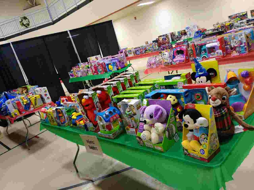 We appreciate all the toys that you have donated to us this year but we still need a lot more to make all the children's wishes come true! Click here pos.li/2av7q5 if you can help! 
#fortheseventhgeneration #fostercare #fostercaredetroit