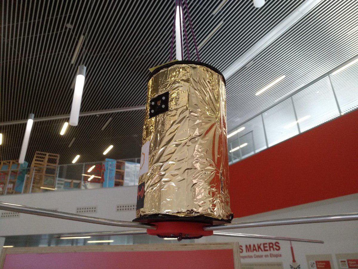 EA2BB's tweet photo. R2 #citscichates Recientemente hemos colaborado en proyectos de una manera transversal o directa como el globo sonda #ServetIII, micro satélites #EASAT2 #FOSSA1 con @AMSAT_SPAIN, estudio sobre la implantación de Wireless Power Transfer #WPT https://t.co/EHNt2CyNpL