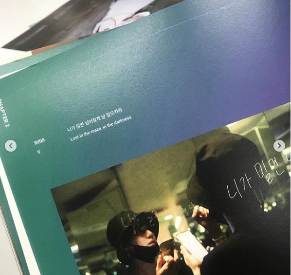 BTSEXHIBITION's tweet photo. #오늘도록🕰 
2018 BTS EXHIBITION BOOK [오,늘]
#BTS #방탄소년단 #과거와미래를잇는 #오_늘 @BTS_twt #2018BTSEXHIBITION #BTSEXHIBITION https://t.co/klqGhJWwav