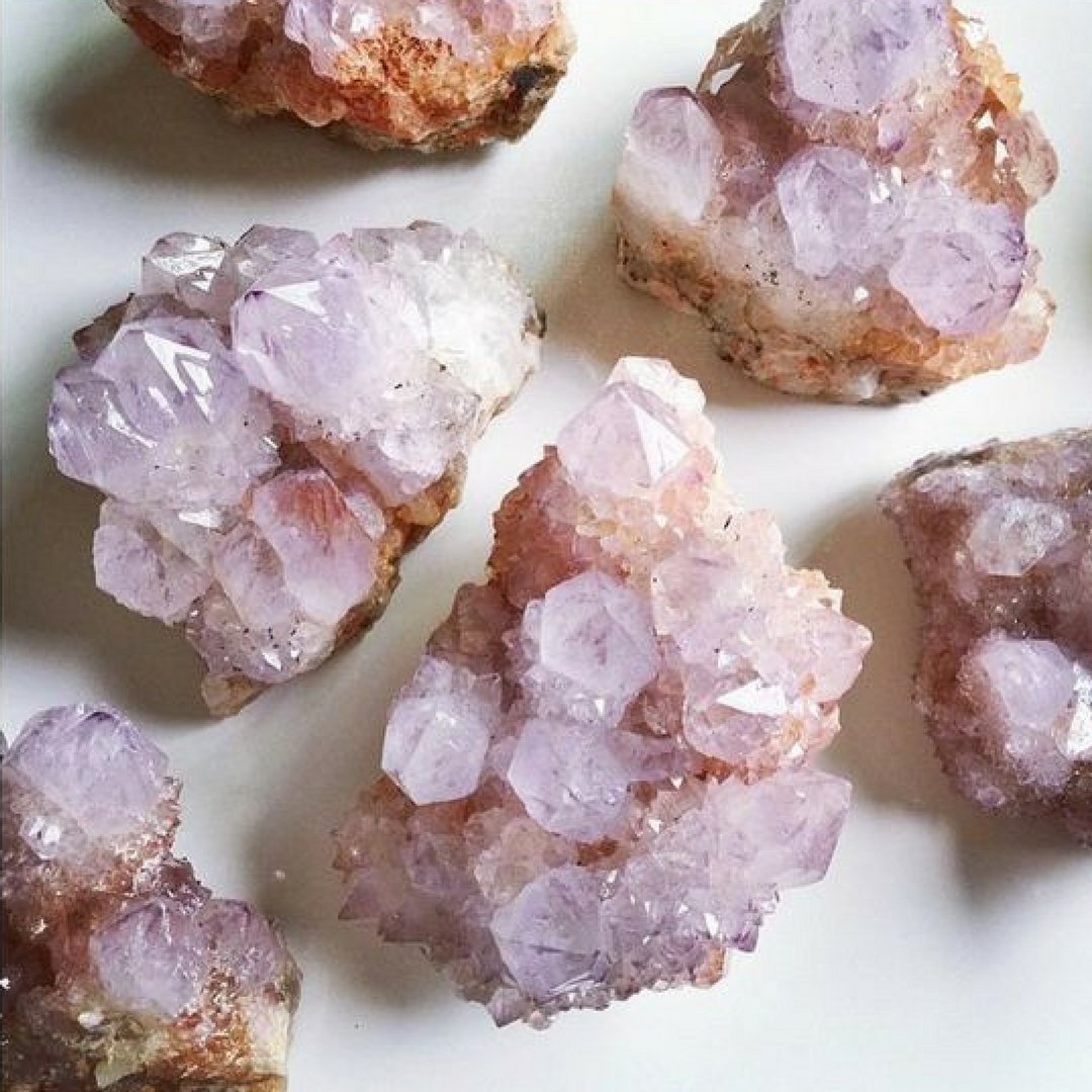 TheQuarryTweets's tweet photo. Click link in bio to find agate, marble, gems, quartz, rocks &amp; crystal designed goods. @thequarry_rock_it 📸 Original creator unknown, DM for credit or removal ☮️ 💎 #crystals #gems #rocks #agate #geode #gemstones #quartz #geology #boho #bohemian #auracrystals #hippie #marble https://t.co/I5IJmBvJdF