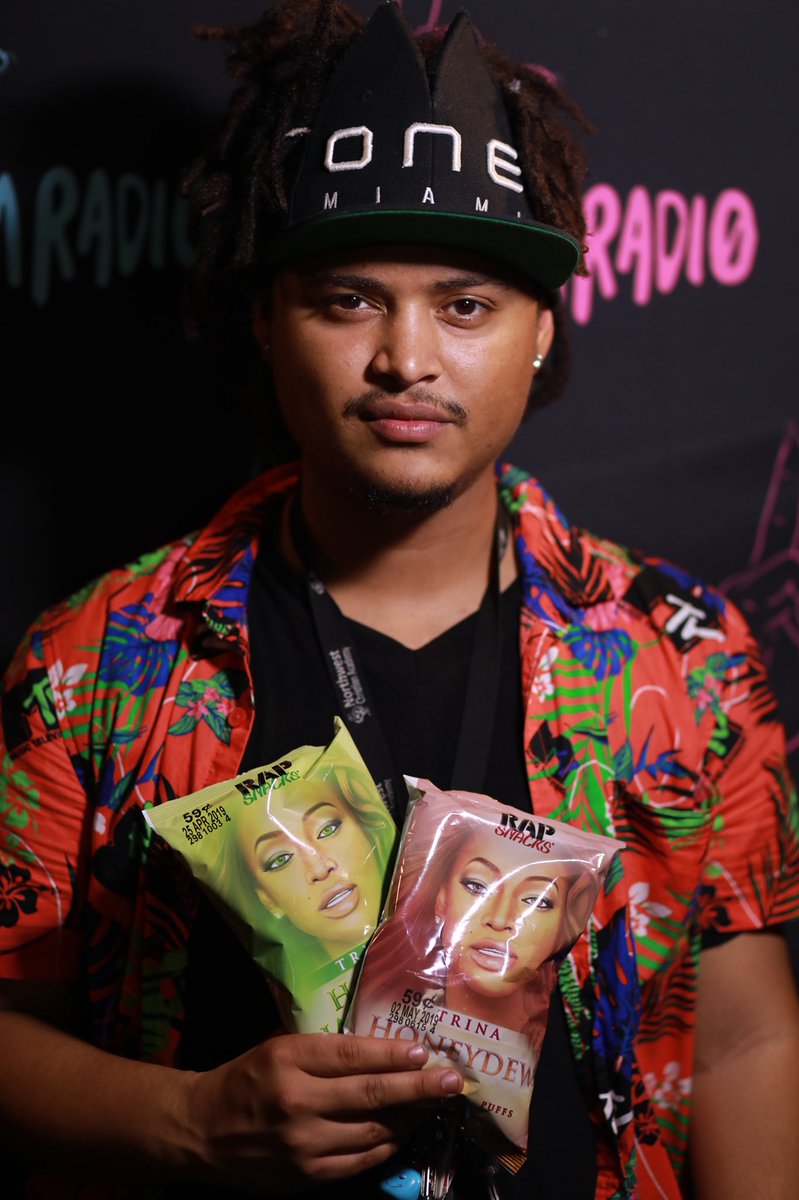 itsrarriant's tweet photo. Thank you @YesJulz , @1AMcreative , @ImaniKSimmons for letting the people try out @RapSnacksNow πAt #1ambasel π¨ It was so fun & everybody loved them https://t.co/kVV5sKXT0S