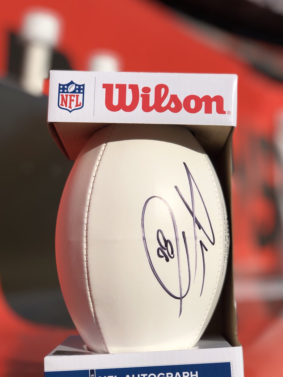BrownsProShop's tweet photo. 🏈 Giveaway #3! Retweet and Follow us for a chance to win a @God_Son80 autographed football! 🏈 https://t.co/h7LToOAEu1