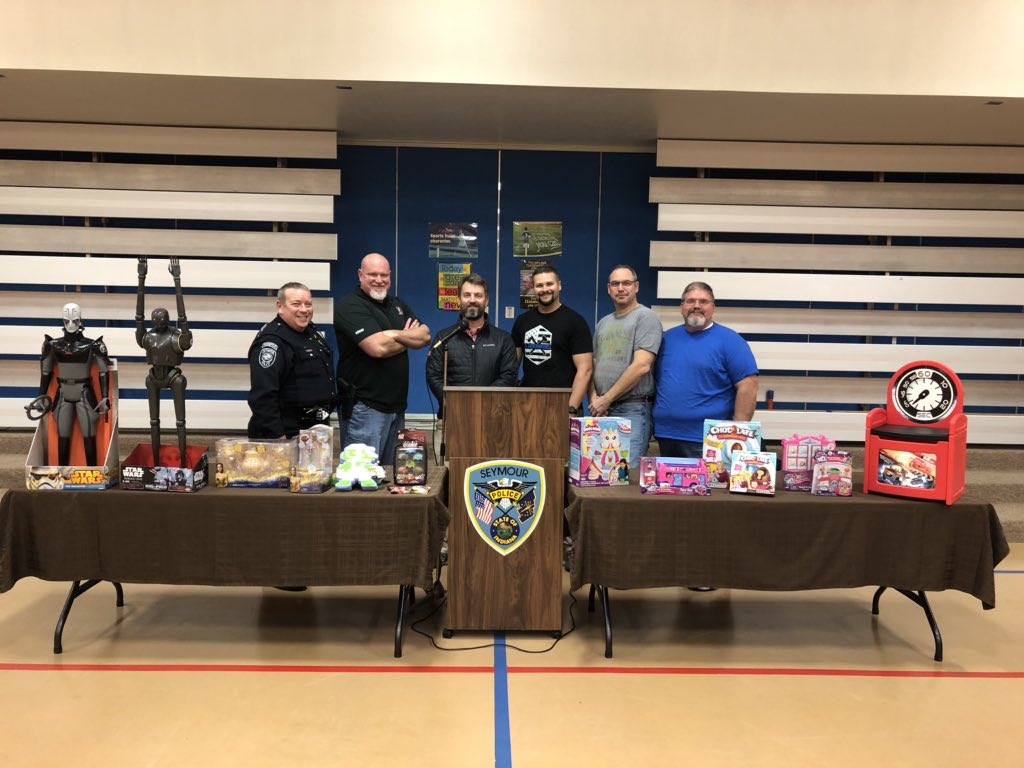 SEYMOUR Police Officers arrivedtoday and they brought Christmas with them!!!!!