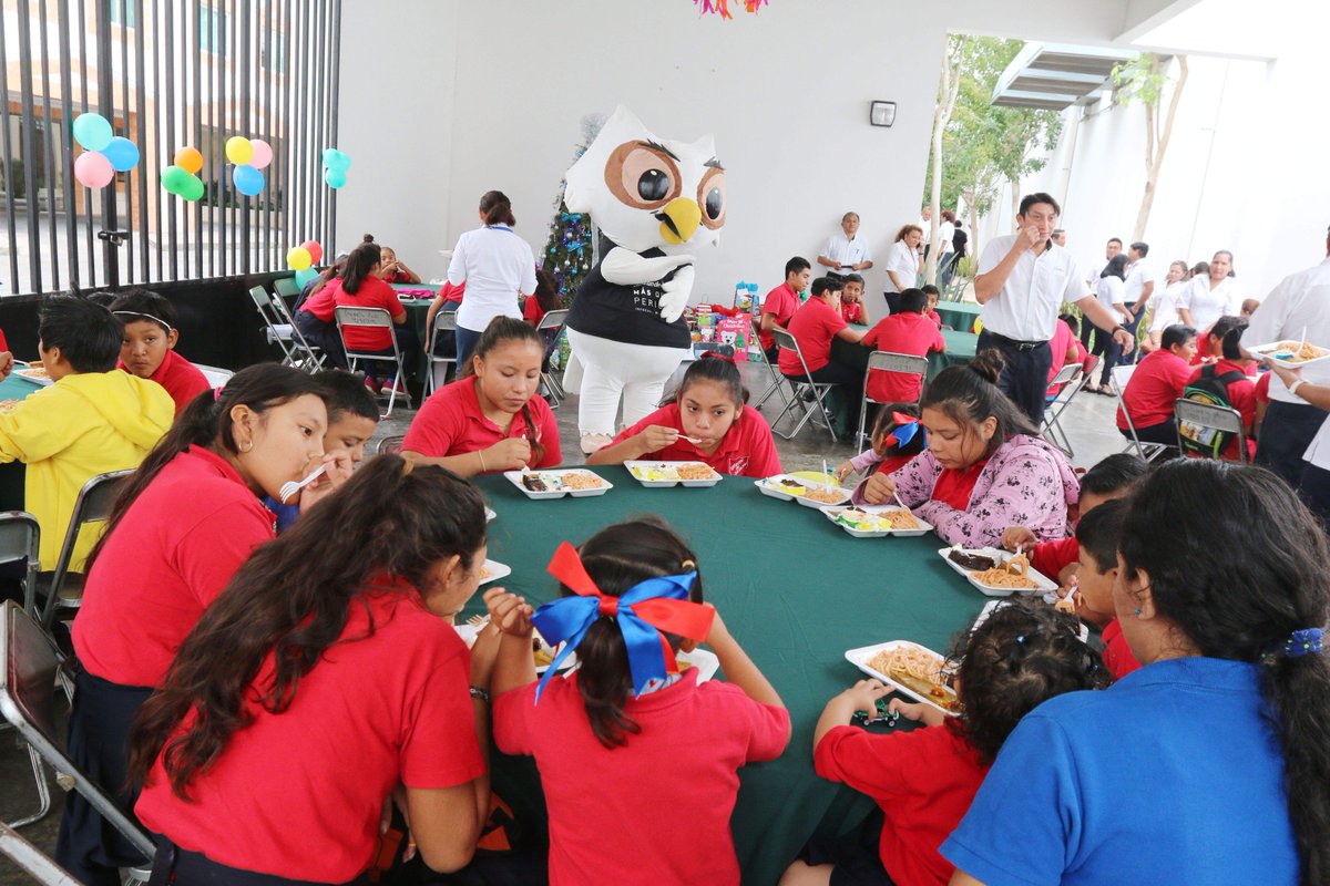 DirMegamedia's tweet photo. CONTAGIAN SU ESPÍRITU NAVIDEÑO | Niños del Ejército de Salvación, de visita en @DiariodeYucatan y #Uniprint : https://t.co/snMm6HMmU2 / Intercambio de emociones en posadas altruistas de colaboradores de #GrupoMegamedia: https://t.co/WFulVPIb9n #DYInforma #MásQueUnPeriódico https://t.co/5JzYgFGoYP