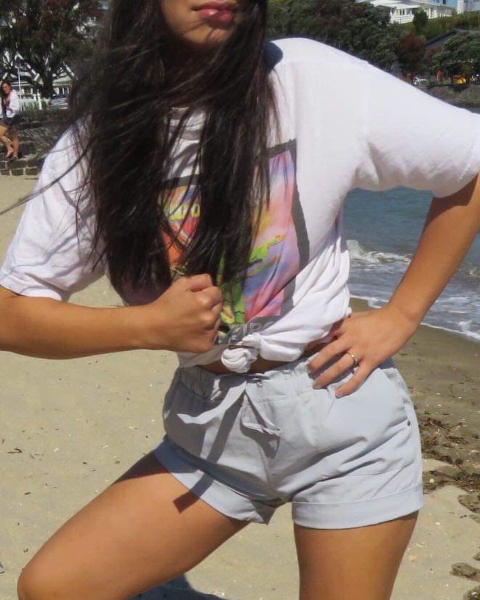 embher_'s tweet image. See ya’ll at @RHYTHMANDVINES - Rhythm stage w ma m8ts @LeeMvtthews ... let’s boooogie into 2019 2getherrrrr 😊👽