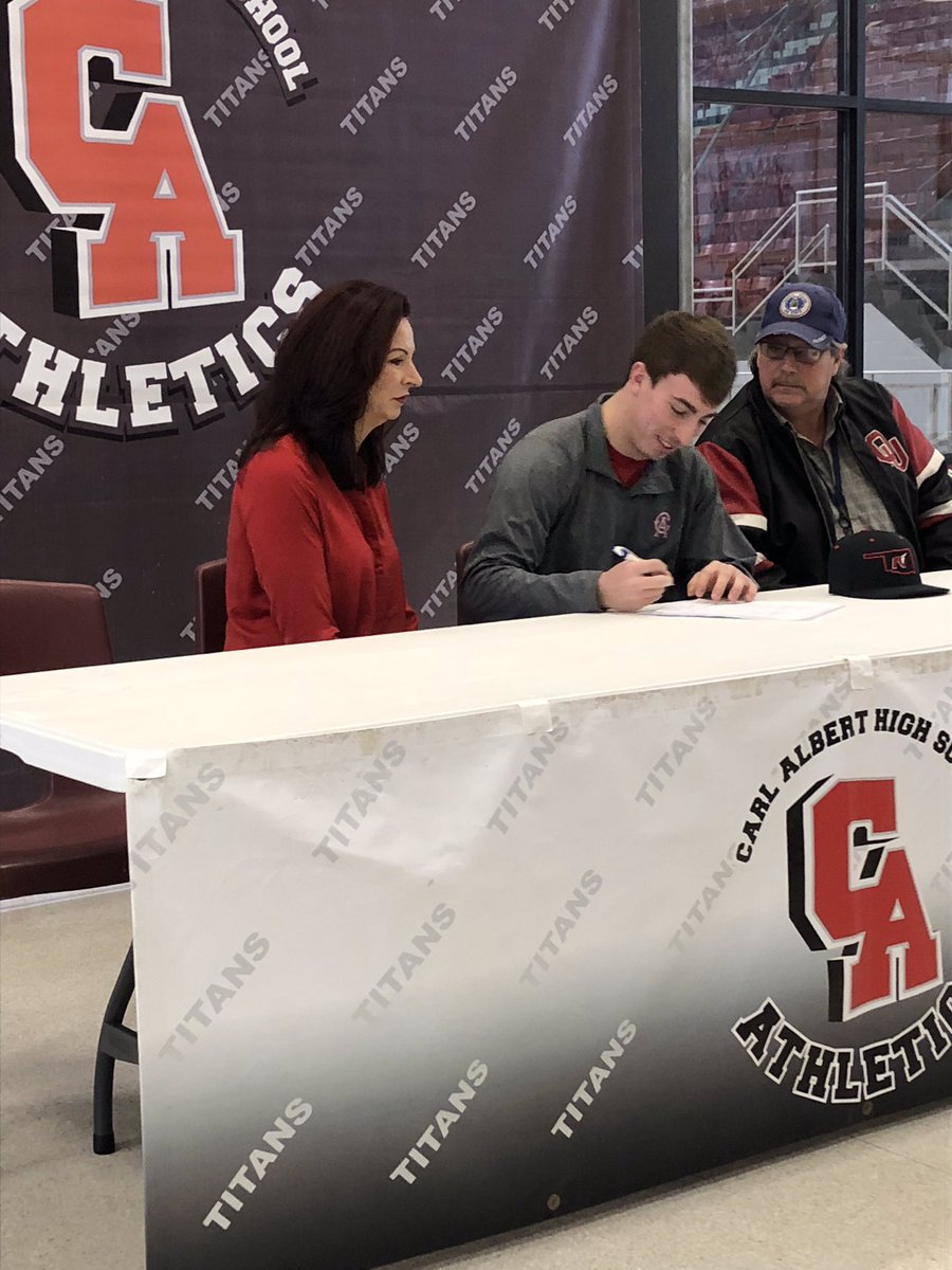 expressobabe's tweet photo. Proud of @ptmurphy24!! #maverick #baseball https://t.co/ZBzXPBxEMI