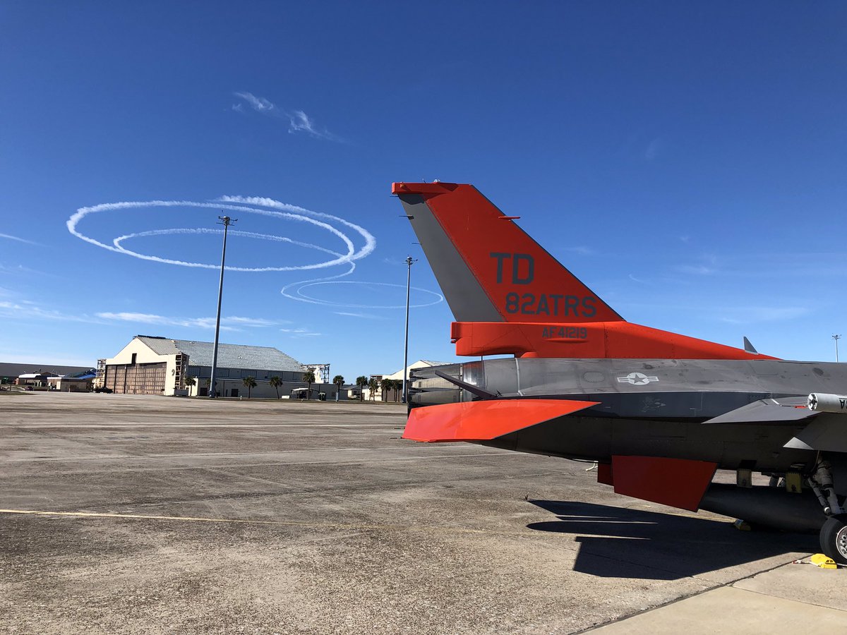 53WEG_Commander's tweet photo. Looks like someone was a bit bored in the skies over the Florida panhandle. https://t.co/5NAVoj8XQE