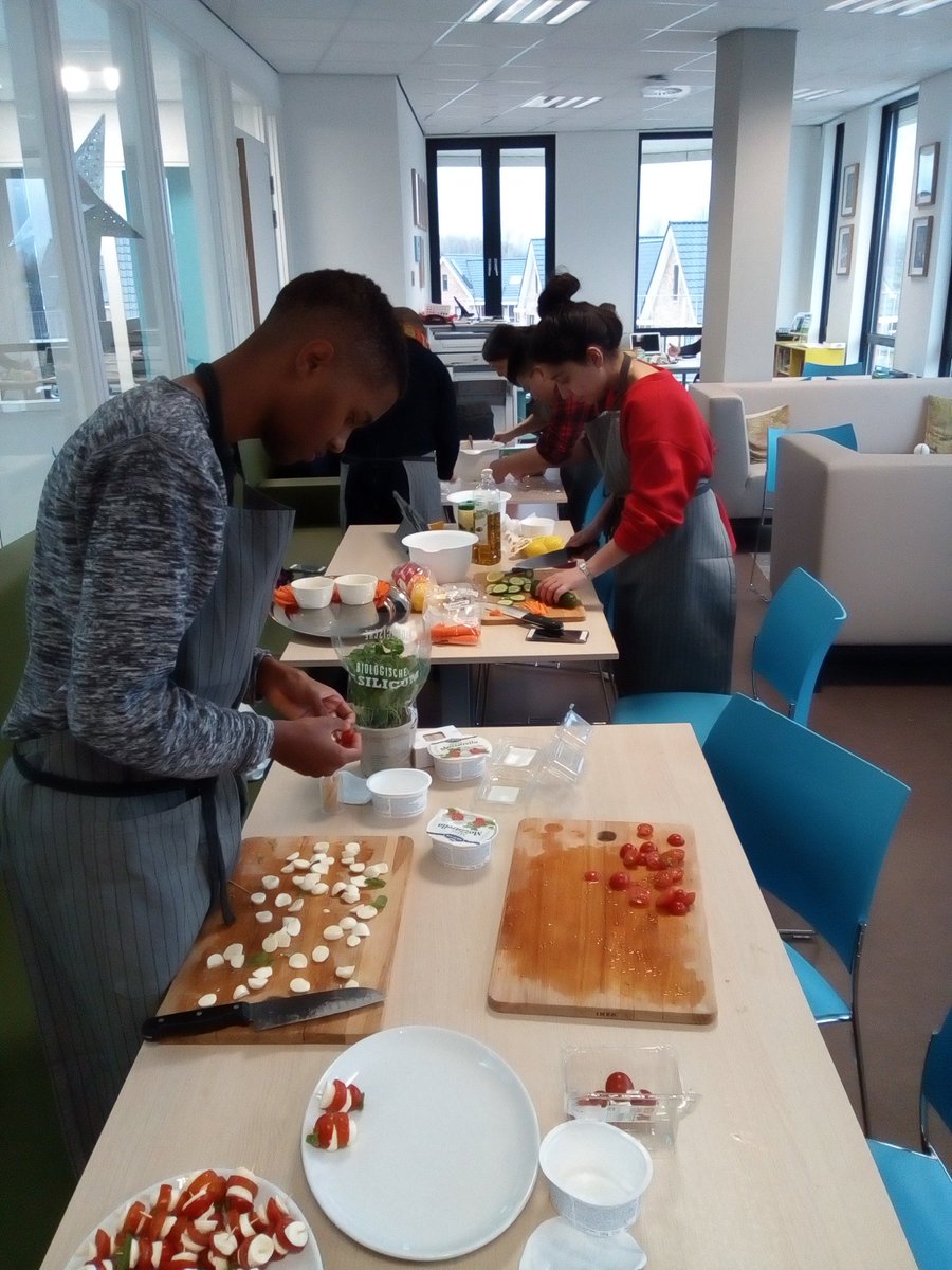 RiversArnhem's tweet photo. It's December Festival @RiversArnhem ! Students perform, give workshops and parents bring in all kinds of international dishes. Happy Holidays! https://t.co/Vb5rlQsi3S