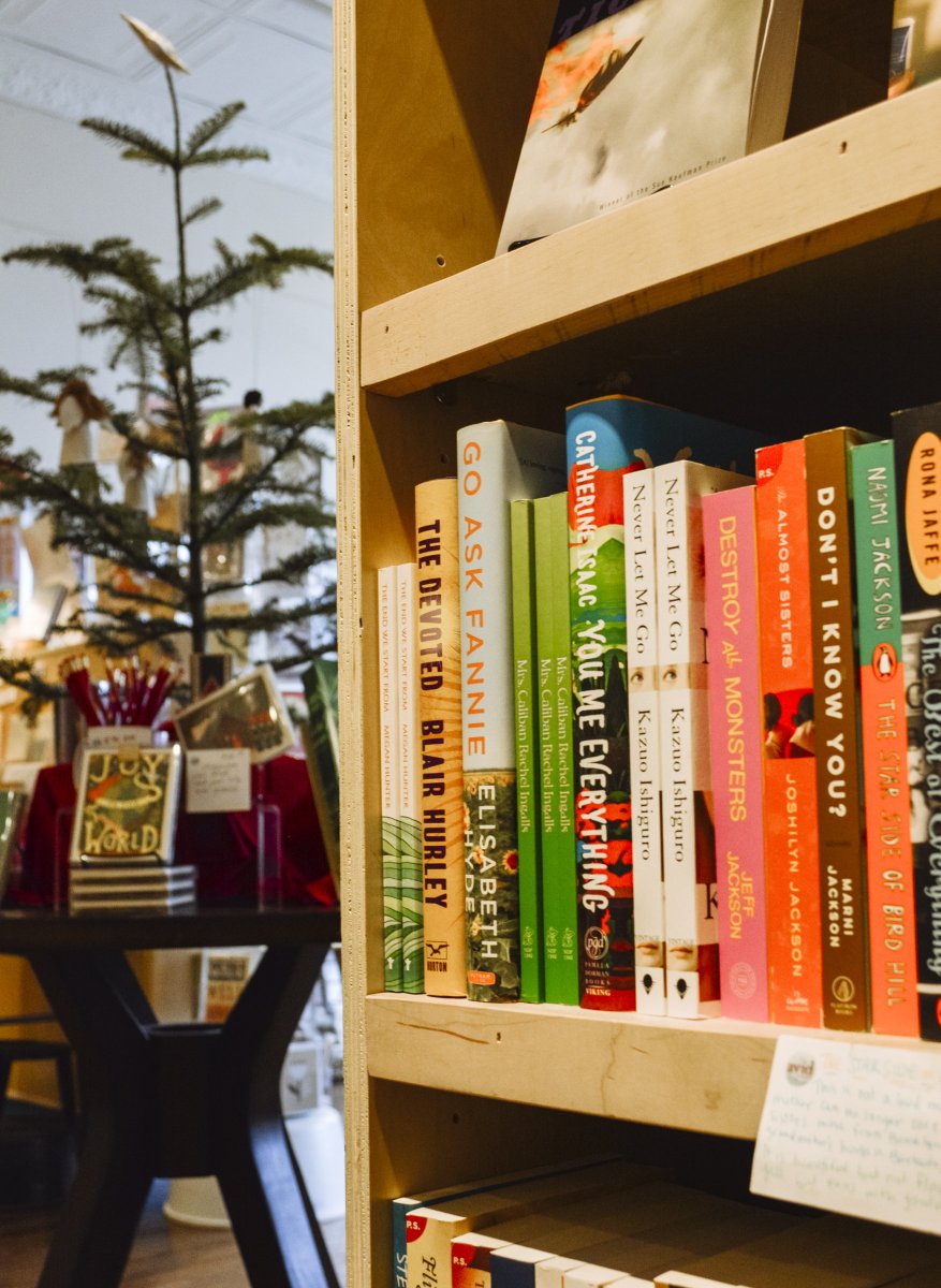 AvidBookshop's tweet photo. On the hunt for the perfect gift? Look no further! Avid Bookshop has shelves of books looking to be gifted and booksellers ready to recommend the best books for your loved ones!
#avidatfivepoints #loveyourbookstore #indiesfirst @SIndies #athensga @ABAbook https://t.co/MpLQWZAuui