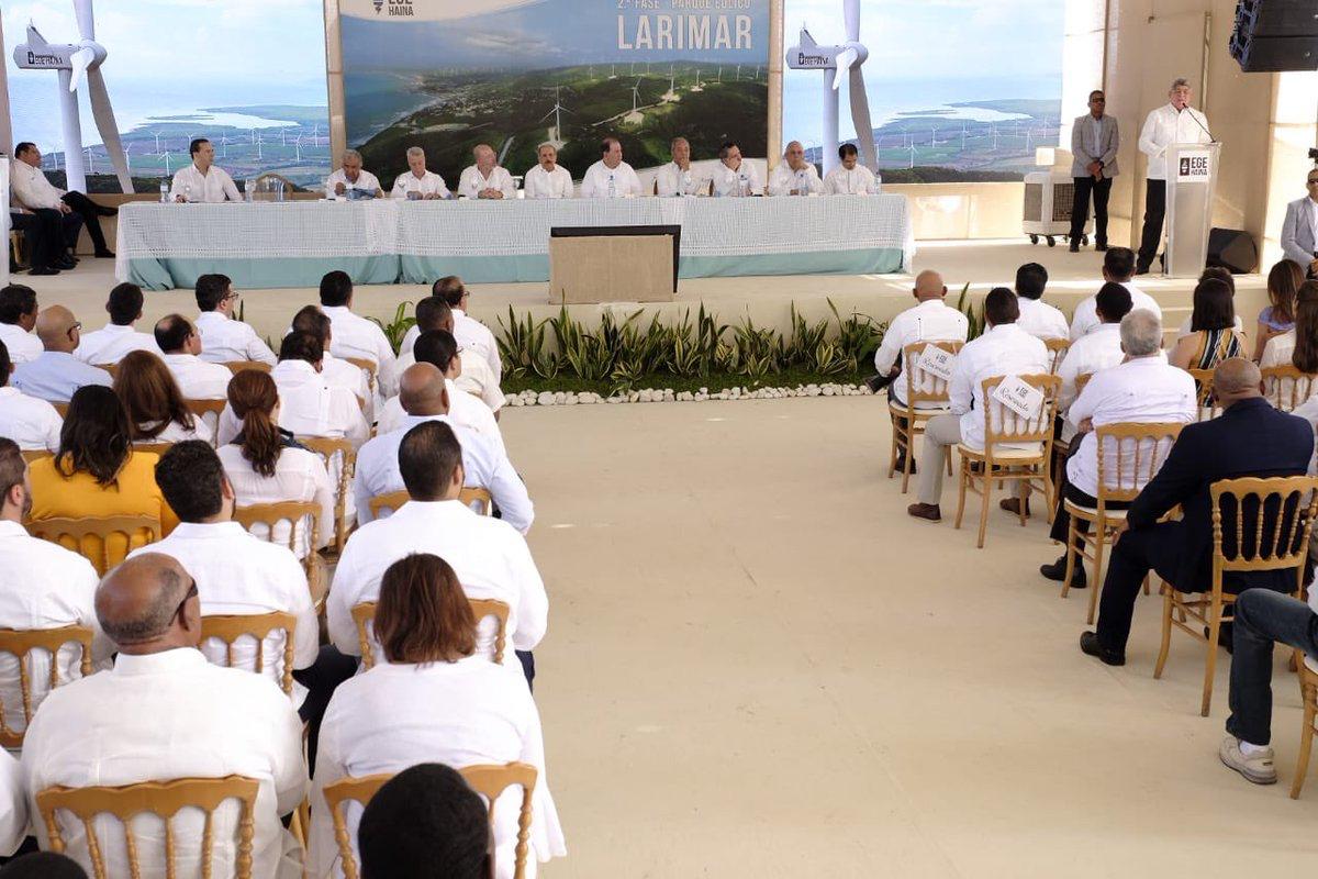 Sandyrestevez's tweet photo. # Lic . @FernandoRosaRD. Acompaña una vez mas. a nuestro benemérita presidente .@DaniloMedina @PresidenciaRD a la inauguración de la planta LARIMAR .en Barahona la inclusión de los mas necesitados continua siendo prioridad #ConsensoFRA 2020 https://t.co/o51NSZECYP