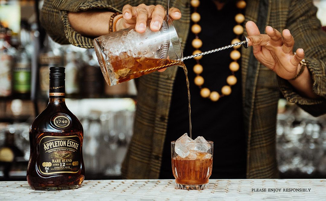 AppletonRumUK's tweet photo. Cocktail Craft. With a Rum Old Fashioned it's all about the considered pour. 
#cocktailinprogress #appleton #appletonestaterum #rumoldfashioned #craftcocktails https://t.co/xCsn2lN2ze