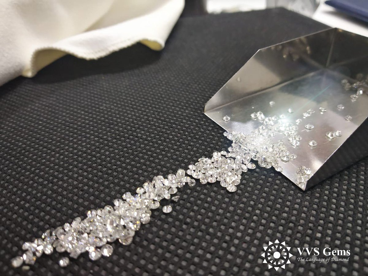 vvsjewelrystore's tweet photo. ♀️Every diamond tells us different story♀️
💎 VVS Gems💎
Select your perfect diamond from our wide range. Link given in bio.
📧- info@vvsgems.com
📞✉️- +91 9427891718
#diamonds #VVSGems #Thelanguageofdiamond #smalldiamonds https://t.co/cIeFFwnZYf