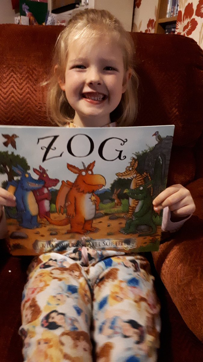 MissELSpencer's tweet photo. @Mr_Fotheringham @LadywoodKH Advent reading day 19, we can't wait to cuddle up to watch this adaptation on Christmas day afternoon #festivefunreadingtree https://t.co/gsEiGfP0PL