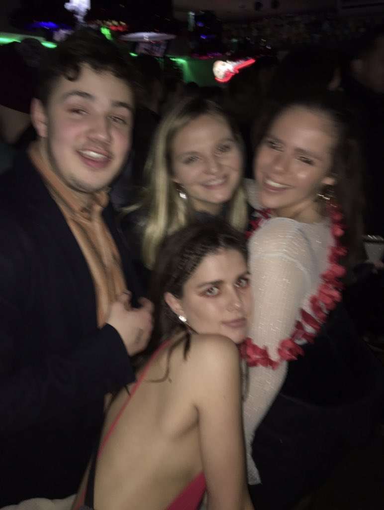 ElianaShymansky's tweet photo. Happy birthday Hammm! Hope ur enjoying ur day, see u in a bit!💙💙 @Ham1shCampbell x https://t.co/f4o4qGn4Iu