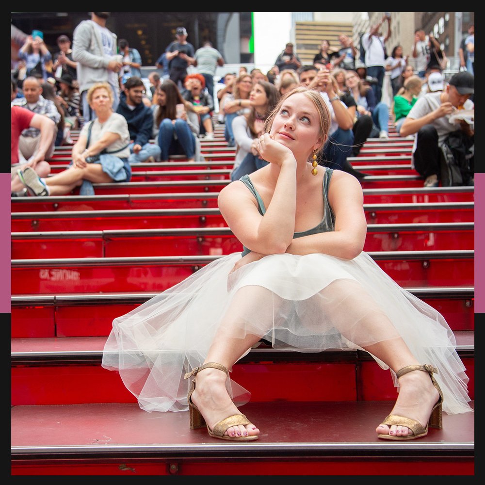 onewomansatc's tweet photo. I couldn't help but wonder.. 💭 How crazy it has been to perform this show live in NYC... The city where it all began for Carrie, Miranda, Charlotte &amp; Carrie.

After January 6, I hope to see you on the road! Where would you like #OWSATC to tour in 2019-2020? https://t.co/C8RvQ4zqK7