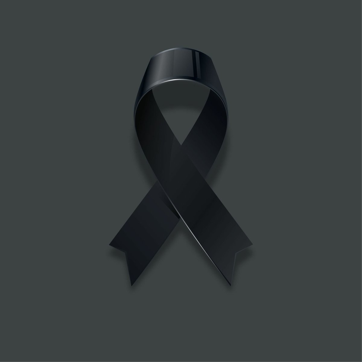 Día negro para a terra do mar e para todxs aqueles que nela habitamos. Ceo gris, mar revolta. 
Todo o noso ánimo, forza e cariño para os familiares, amigos e veciños da tripulación do 'Sin Querer 2' 
🖤
D.E.P.