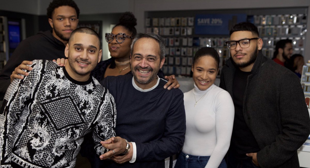 This is all possible because of this amazing team Happy Holidays everyone!! <a href="/Bo926O/">Bruce Osterwalder</a> <a href="/bashar_yazgi/">Bashar Yazgi</a>