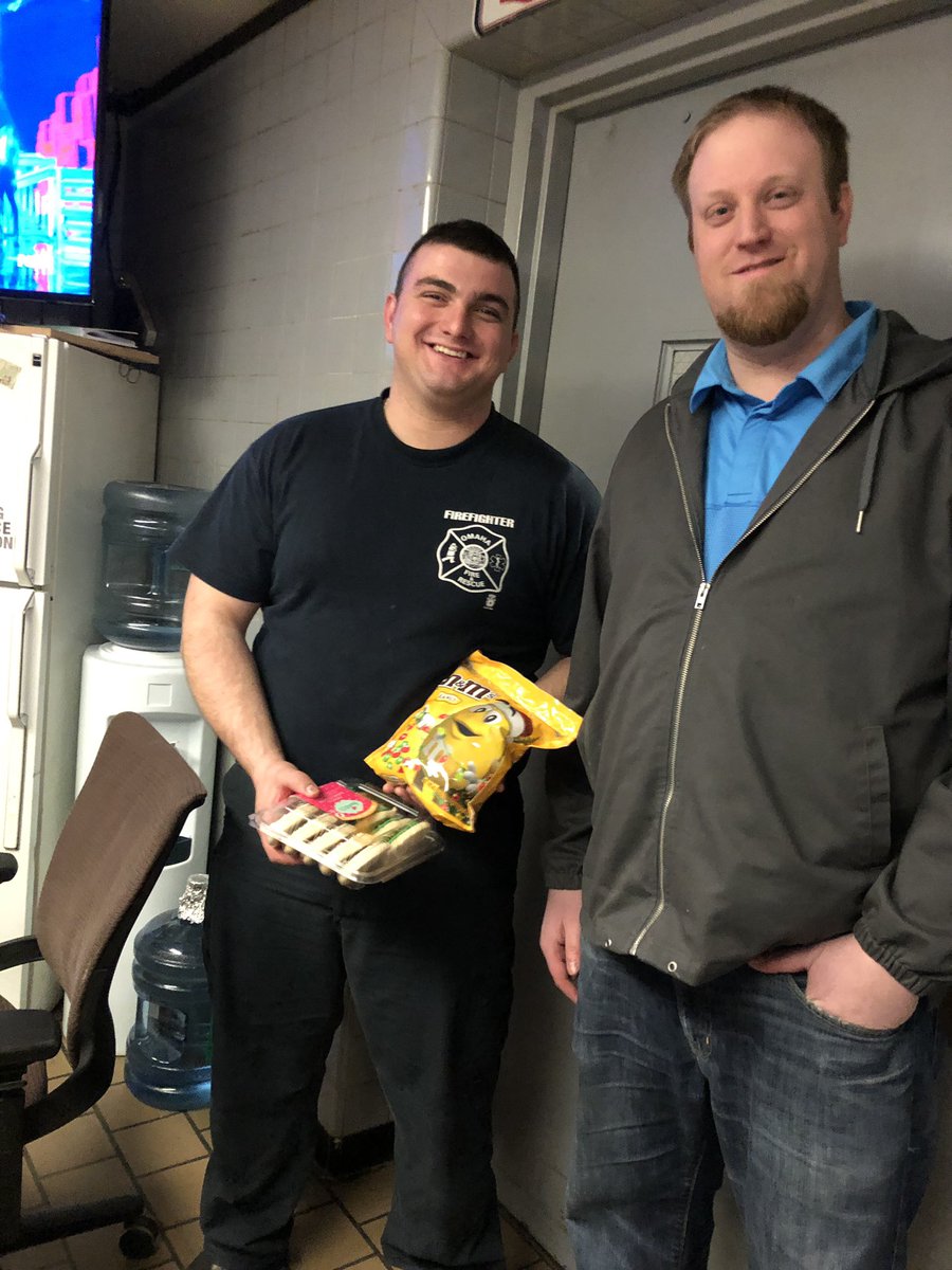 sim_att's tweet photo. Getting out and visiting with the First Responders for the FirstNet Blitz. They loved the treats and were excited to hear about FirstNet. @kobyatwork @BrianWest_NP @TurnerKenney @bpeterson407 @SBoadwee @PascualDelgad16 @att_ted https://t.co/WqhNJYcDM0