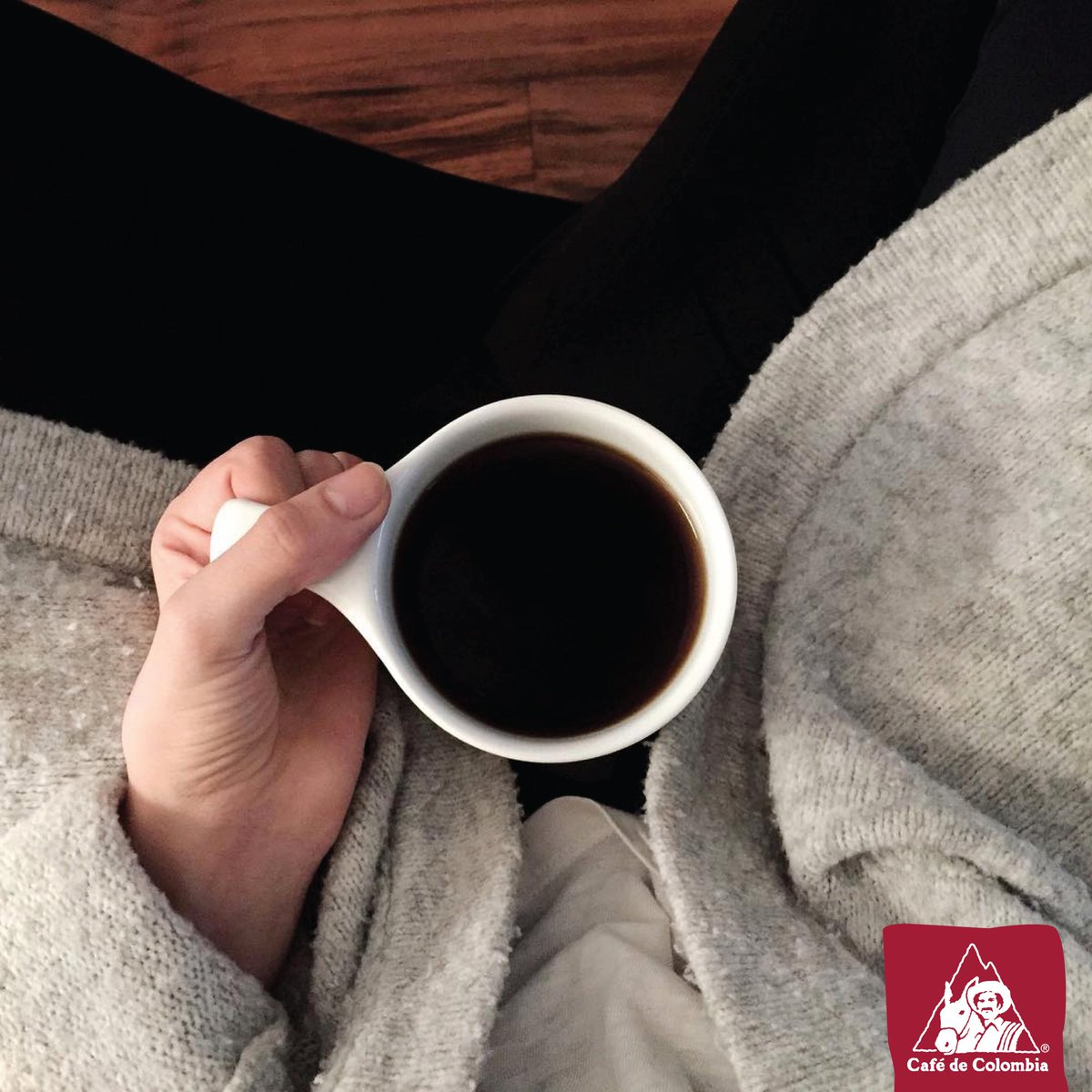 CafedeColombia's tweet photo. ¿Sabías que en Suecia, “fika” es una palabra específica que significa tomarse un descanso para tomar café? Esto es gran parte de su cultura, ¿qué tan seguido aplicas “fika” en tu vida? https://t.co/d6cmfYXtyD