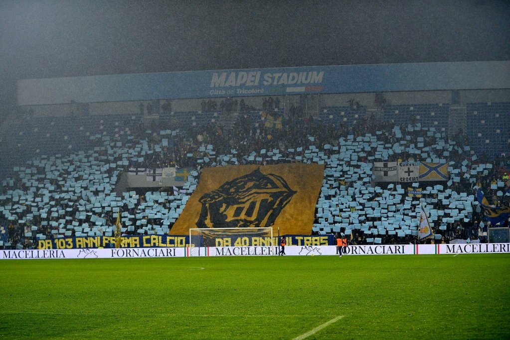1913parmacalcio's tweet photo. 📣🏟️💛💙

#ReggianaParma  0-0
#DerbyTimeMachine ⏪⚽️ https://t.co/JoPtQTZNYr