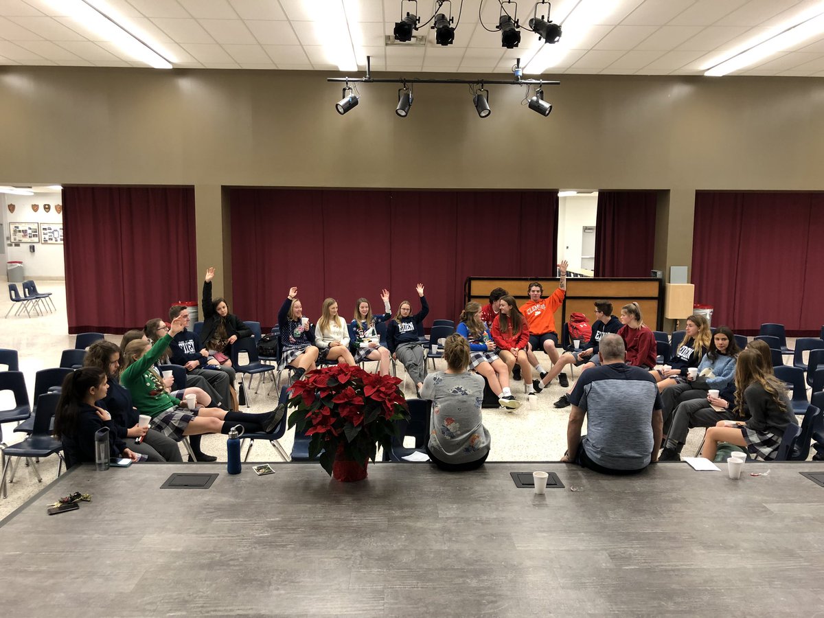 ms_etherington's tweet photo. Cocoa &amp; Marshmallow party with our Link Leaders to celebrate the successes of the first semester and plan for next year #EdenLink #EdenisKind #cocoa #festive #community #kindness @EdenPrincipal https://t.co/KCX9pAOI90