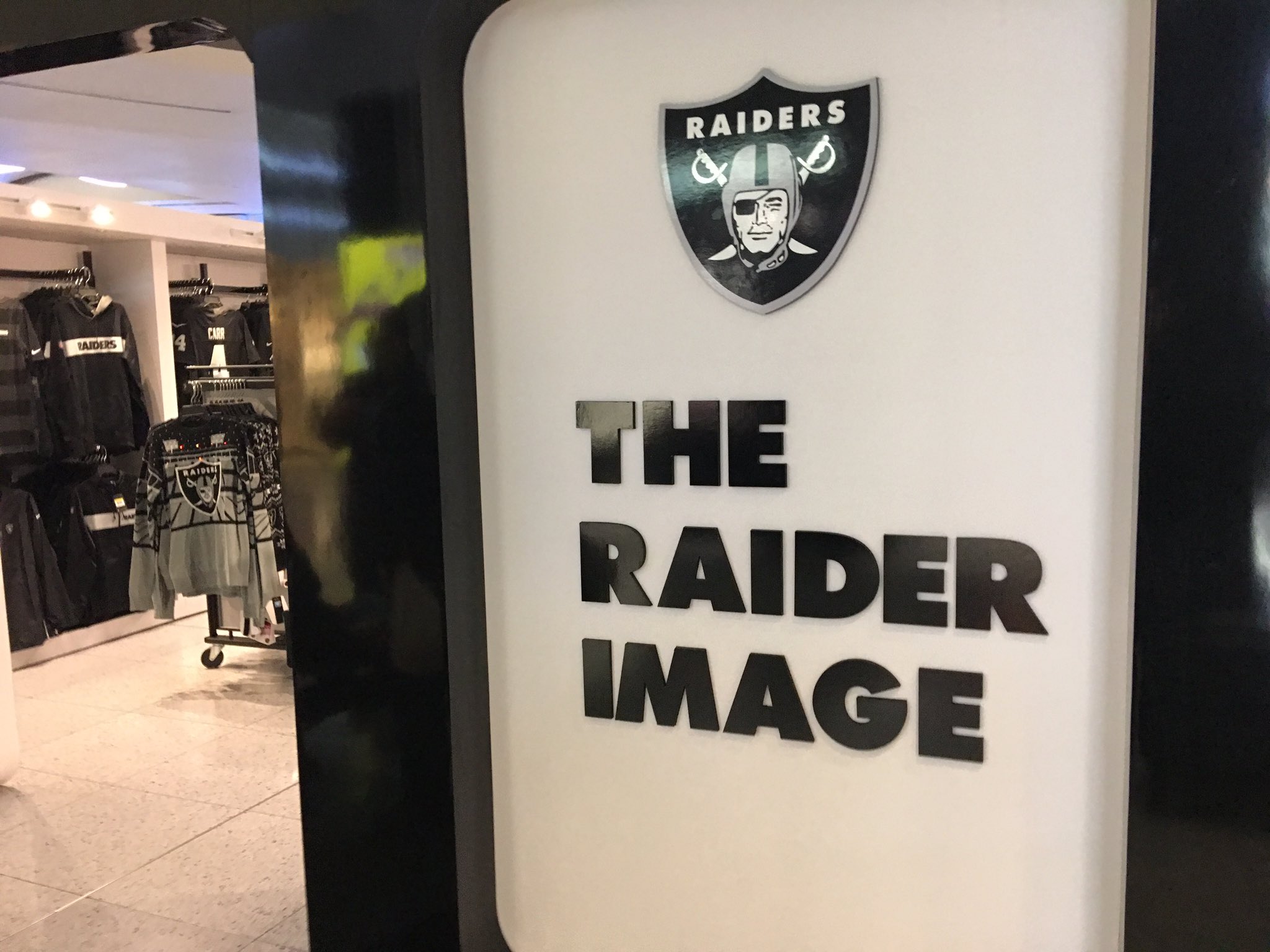 Las vegas sales raiders shop