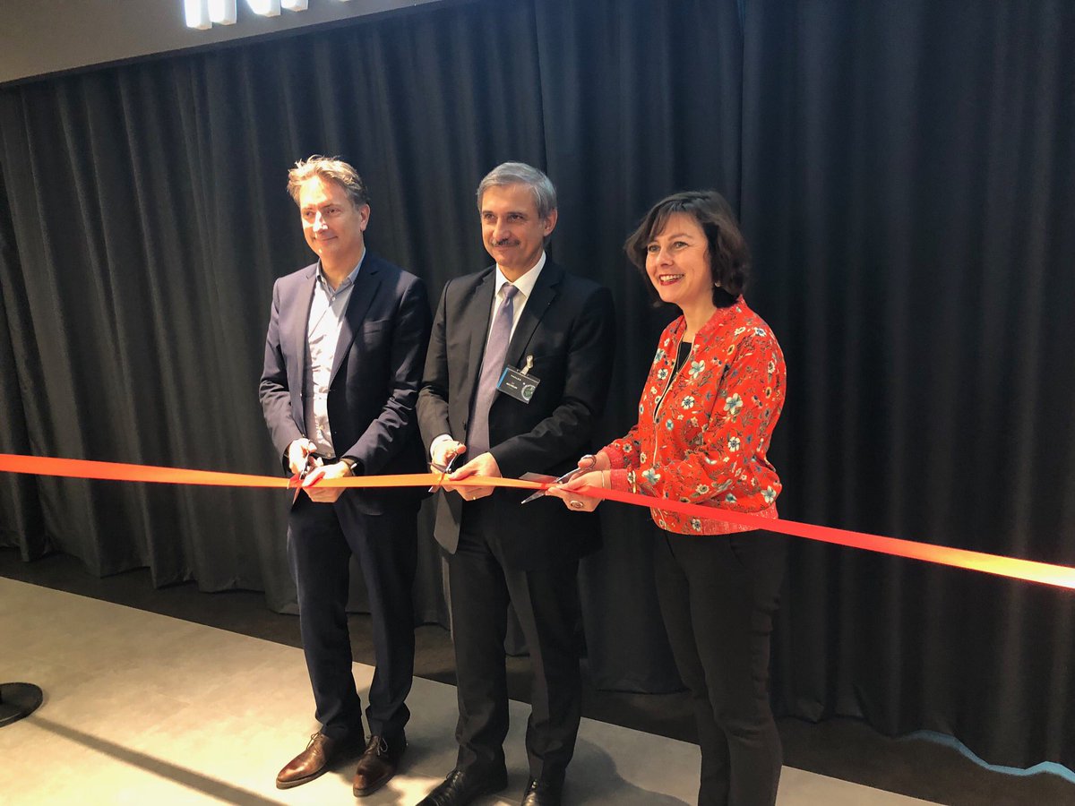 CaroleDelga's tweet photo. Le @thalesgroup démontre aujourd’hui encore son sens de l’innovation avec son nouveau « digital competence center » à #Toulouse.
La transformation numérique concerne tous types d’entreprises, petites ou grandes, que la Région @Occitanie soutient et accompagne concrètement. https://t.co/6Rg2LP9Uoi