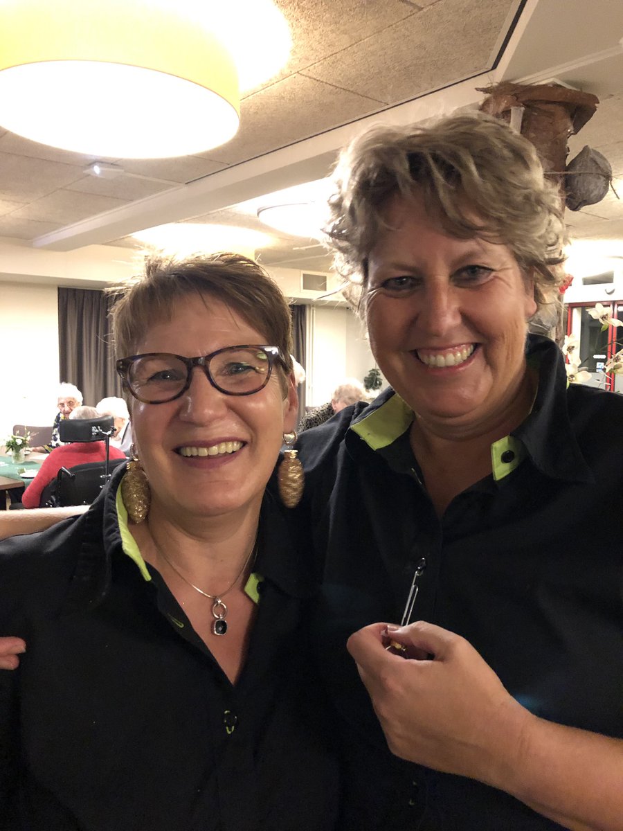 Angelika, Erica en alle collega’s die het kerstdiner bij Dr. Jenny van <a href="/CareazZorg/">Careaz</a> verzorgden verdienen een dikke pluim voor hun enthousiasme, plezier, fijne uitstraling en het fantastische diner!