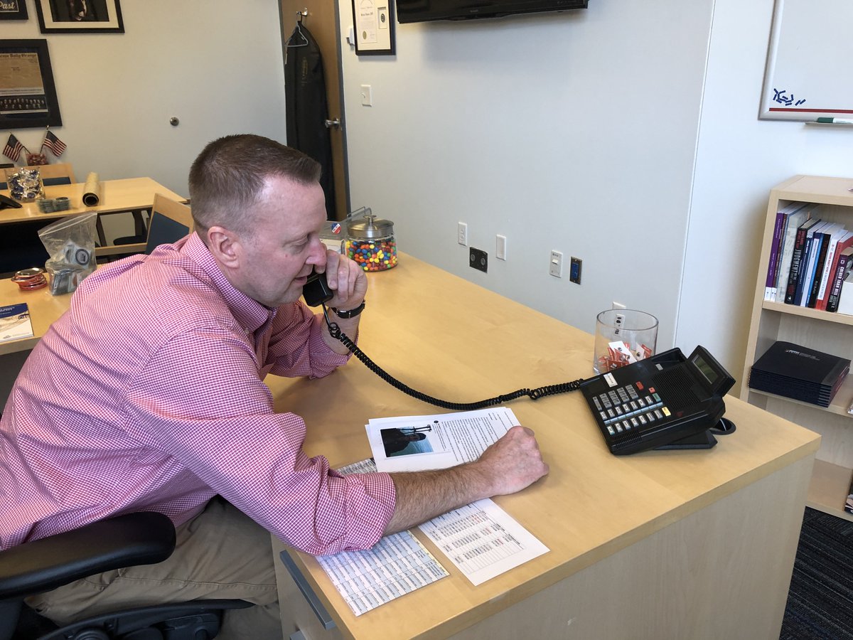 IVMFSyracuseU's tweet image. It&apos;s official - @DrMikeHaynie made the calls. CONGRATULATIONS to @USArmy veteran Nick Prietti (@SyracuseSoldier) and @USNavy veteran &amp;amp; @iSchoolSU student Brady Hallahan (@BHallawitz) - these two will be going ORANGE in Orlando!🏈🍊 #CuseForTroops @Cuse @CuseFootball @SyracuseOVMA