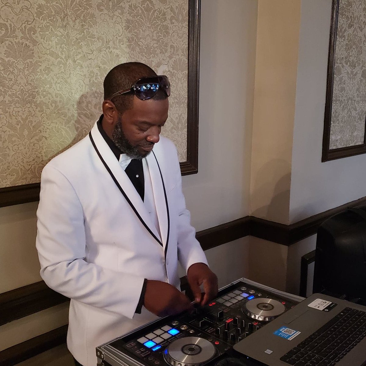 Djdirect43's tweet photo. https://t.co/JJKGEzBmBg