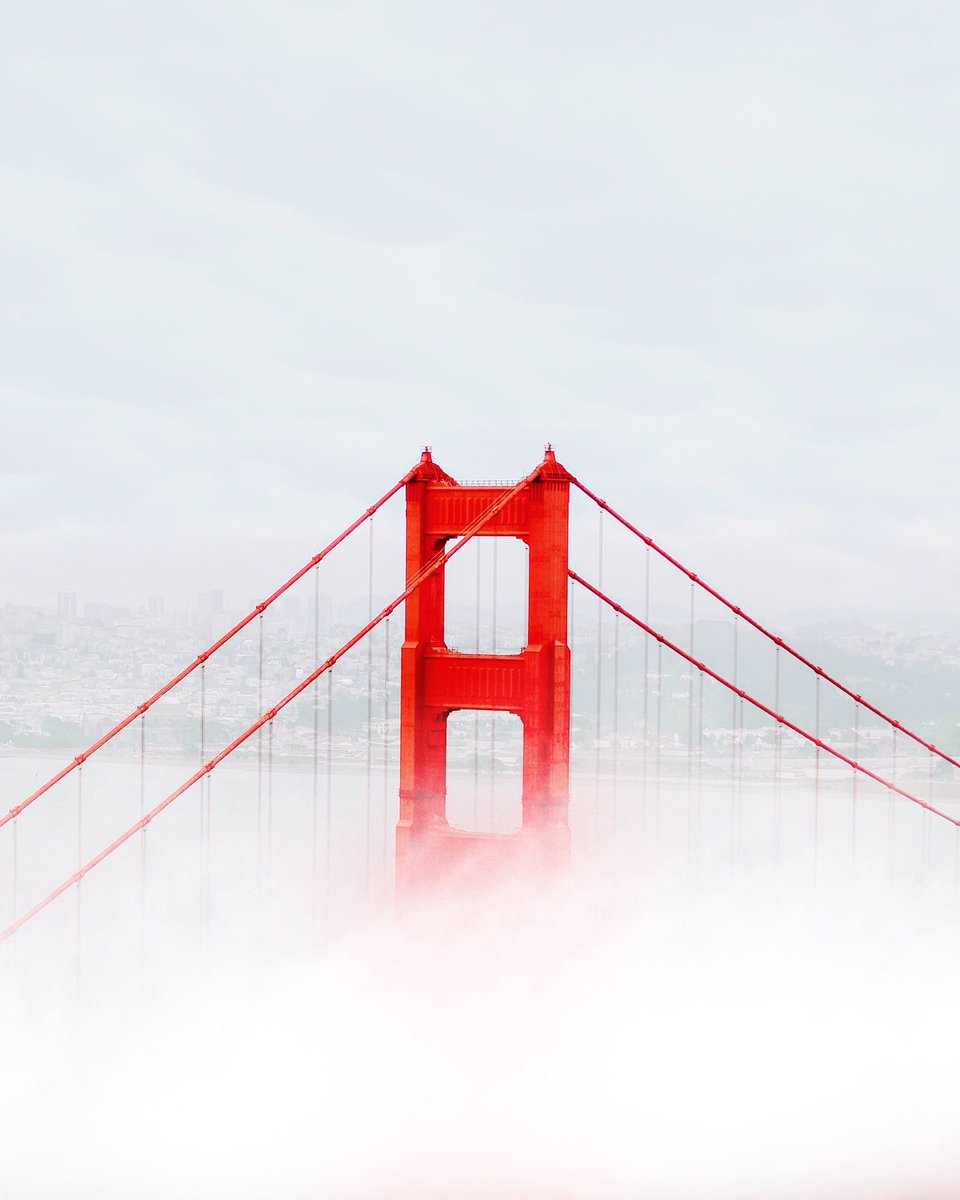 DRONEBOIS's tweet image. Our creative team is shooting real life emojis out in SF all week. 🌁