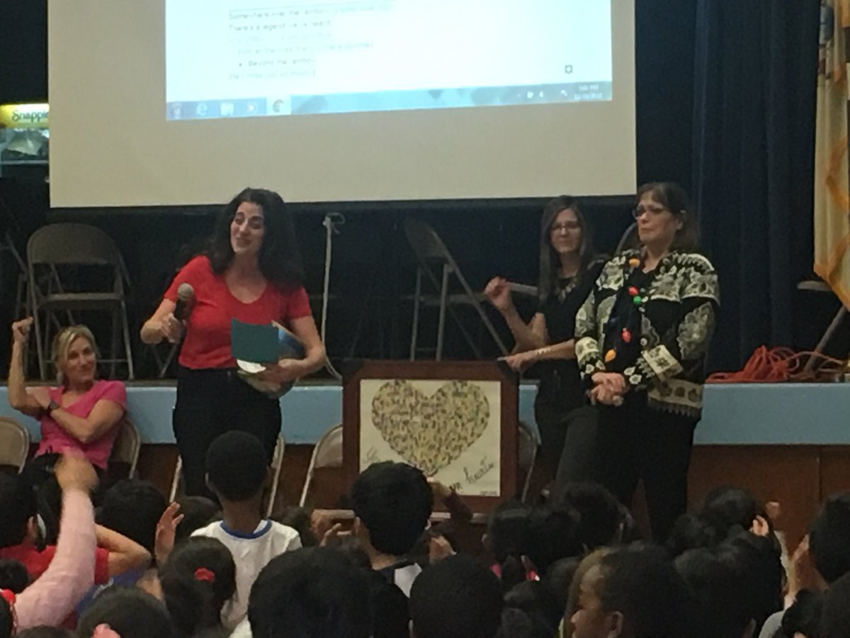 A final farewell to a one of a kind principal <a href="/dwiltonmlk/">dianewilton</a>! The halls of <a href="/mlkedison/">Martin Luther King</a> will never be the same without you.