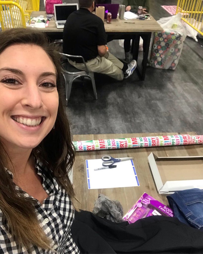 IvieInc's tweet photo. That’s a wrap (pun intended). 🎁 Some of our associates volunteered their time to wrap presents for the LISD Angel Tree — all of which go to children that are less fortunate this holiday. https://t.co/j4n0kUXWpL