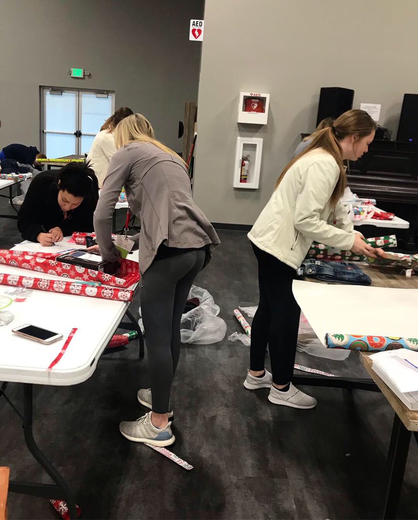 IvieInc's tweet photo. That’s a wrap (pun intended). 🎁 Some of our associates volunteered their time to wrap presents for the LISD Angel Tree — all of which go to children that are less fortunate this holiday. https://t.co/j4n0kUXWpL