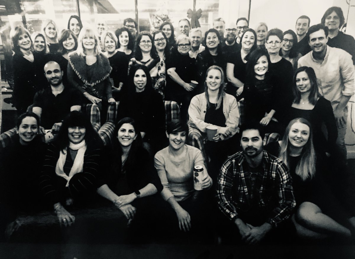 5FifthStory's tweet image. Heartfelt thanks to the @5fifthstory team for their generousity this season. The team collected donations for a family in need - through the charity, @holidayhelperscanada . Team 5th, thank you for all that you do daily, too. 🌲🎁❤️ #spiritsquad #holidaygiving #5fifthstory