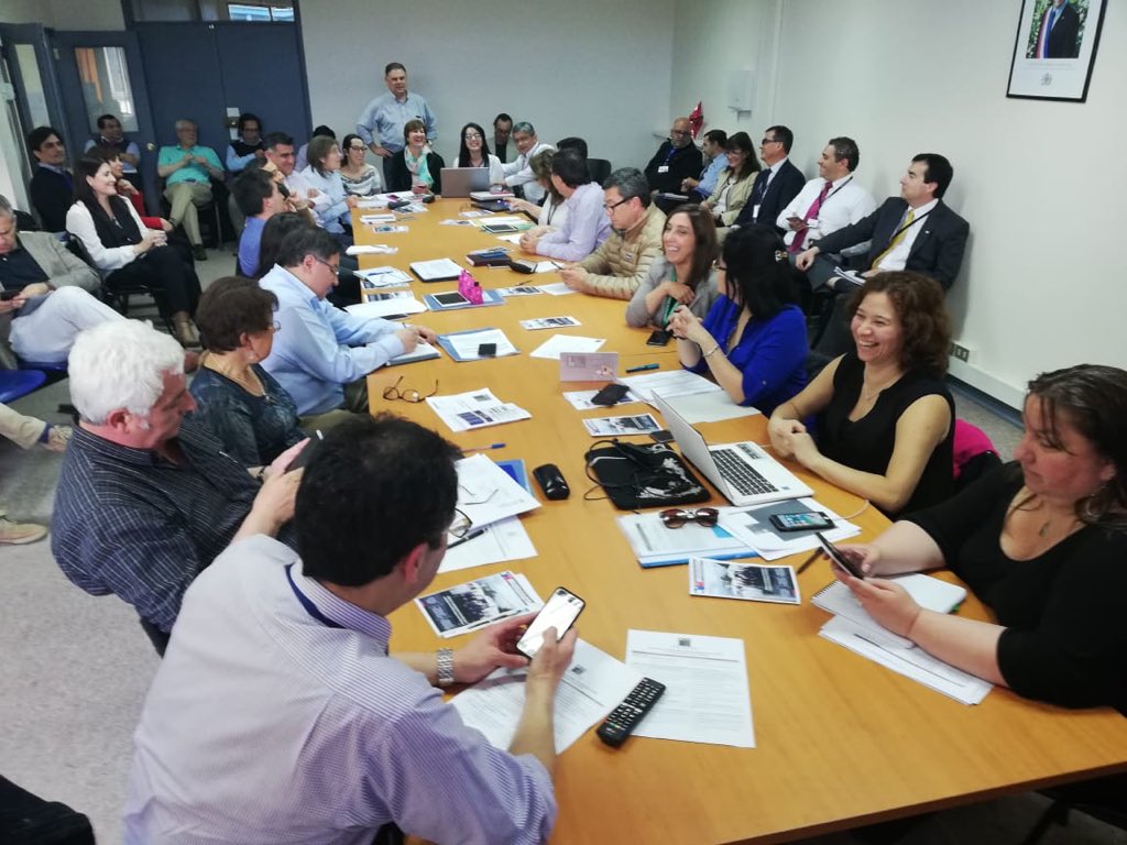 SSDelReloncavi's tweet photo. Servicios de Salud Extremo Sur en Macro regional con @ministeriosalud mejorando colaboración en red y avanzando en resolución de listas de espera. Desafíos 2019. #puertomontt #DIGERA #ChileLoHacemosTodos https://t.co/CoGN7Z3oE7