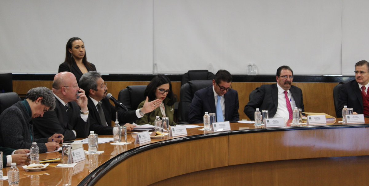 MedardoSernaG's tweet photo. Ante la Junta de Coordinación Política de la @Mx_Diputados agradecimos el interés de no afectar presupuesto 2019 de las universidades públicas del país, pero también, a nombre de las instituciones con problemas financieros, solicitamos la pronta intervención para cerrar el 2018. https://t.co/3gcnYflcwG