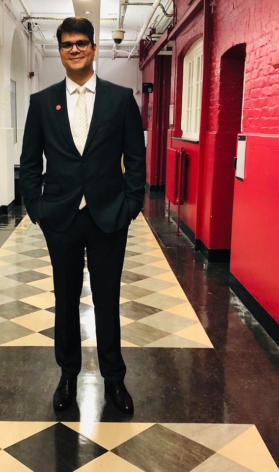 arjunkhara's tweet photo. Graduated from Goldsmiths and got to deliver the valedictory speech at the ceremony on 17 December 2018. https://t.co/FvwNw0Urhb